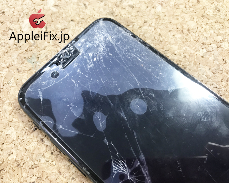 新宿iPhone修理センター AppleiFix3.jpg