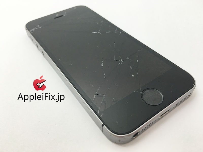 iPhoneSE　画面交換修理　新宿AppleiFix1.jpg
