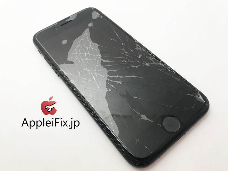 iPhone7 液晶交換修理　新宿AppleiFix修理専門1.jpg