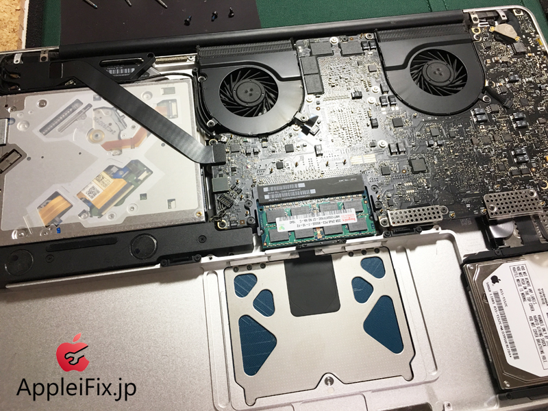 MacBookPro17インチ充電が出来ない修理2.JPG