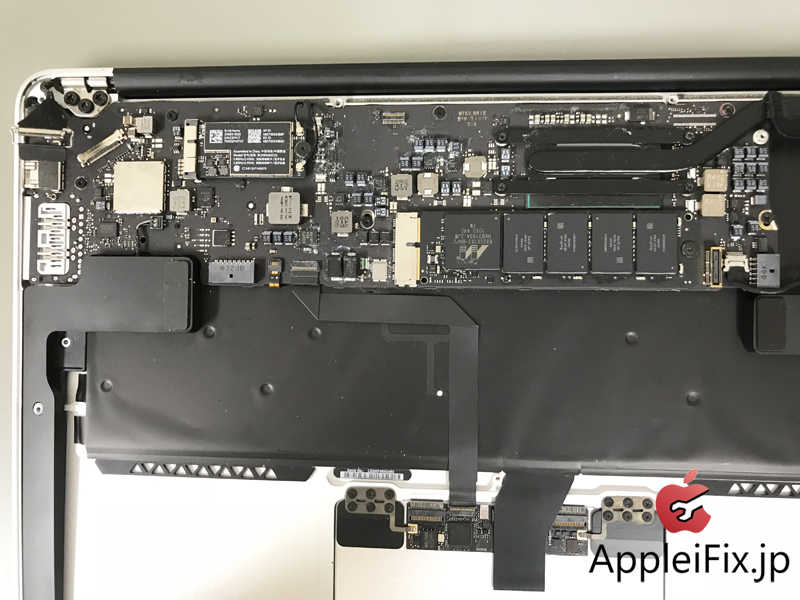 MacBookPro 水没修理　新宿AppleiFix2.JPG