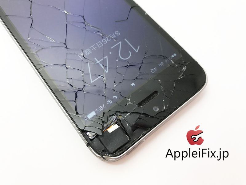 iPhoneSE 画面交換修理と歪み緩和作業修理　1.jpg