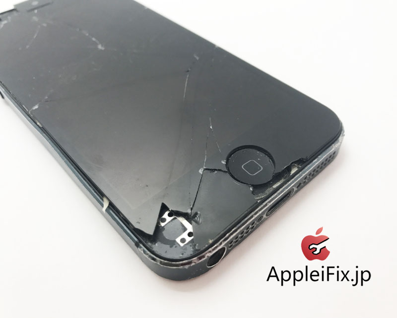 iPhone5　バッテリー膨張状態と画面割れ修理2.jpg
